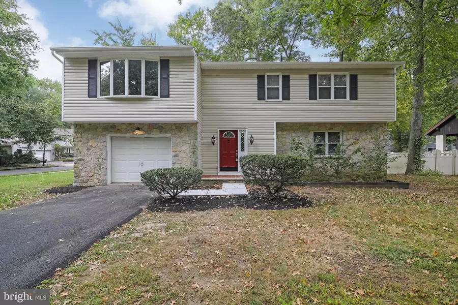 25 HOLDEN RD, Cherry Hill, NJ 08034