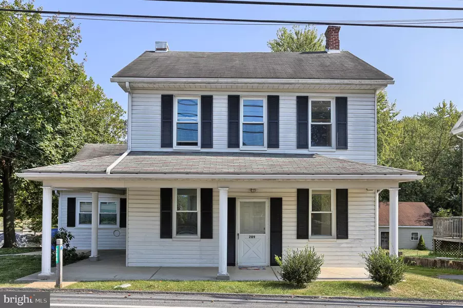 209 E CANAL ST, Hummelstown, PA 17036