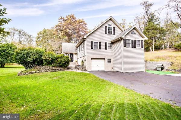 11 AQUEDUCT RD, Washington Crossing, PA 18977