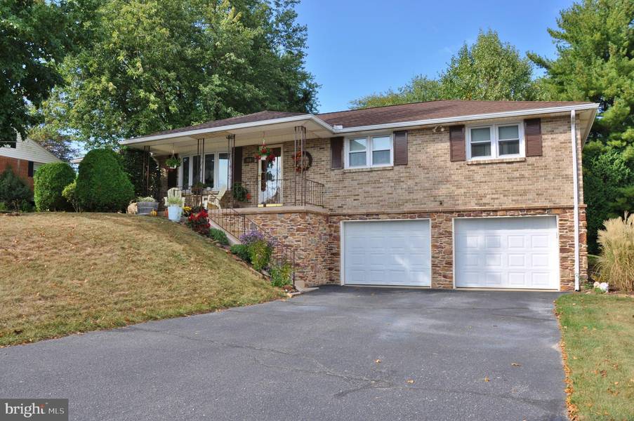 125 RAYPAULA DR, Shrewsbury, PA 17361