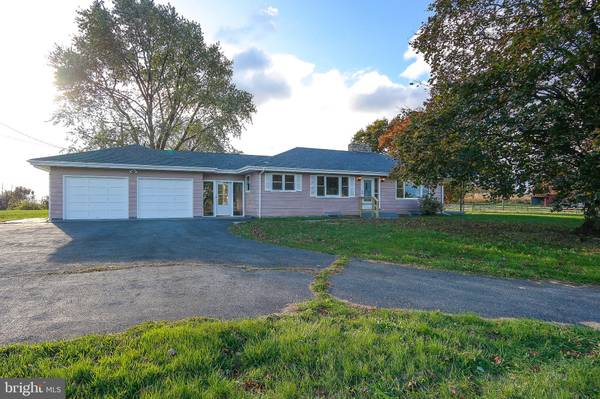 566 MILL RD, Annville, PA 17003