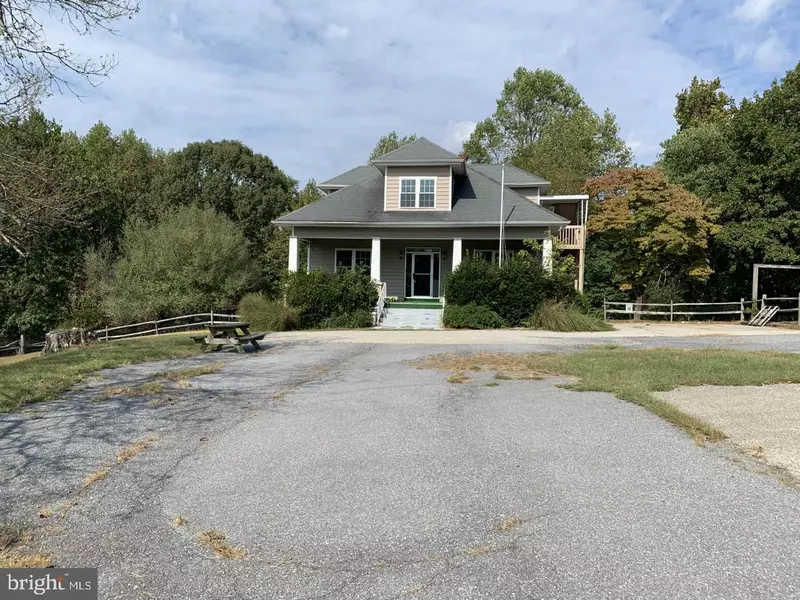 4190 HUNTING CREEK RD, Huntingtown, MD 20639