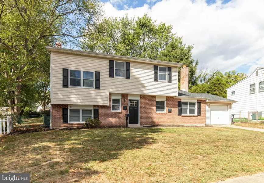 4 EDJIL DR, Newark, DE 19713