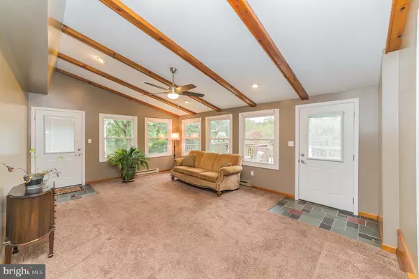 Alburtis, PA 18011,8865 MOUNTAIN