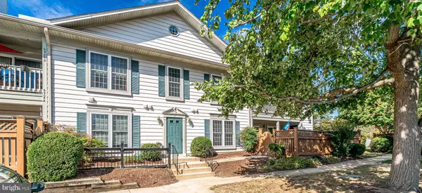 6907 SANDRA MARIE CIR #B, Alexandria, VA 22310