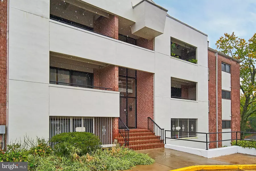 4360 LEE HWY #303, Arlington, VA 22207