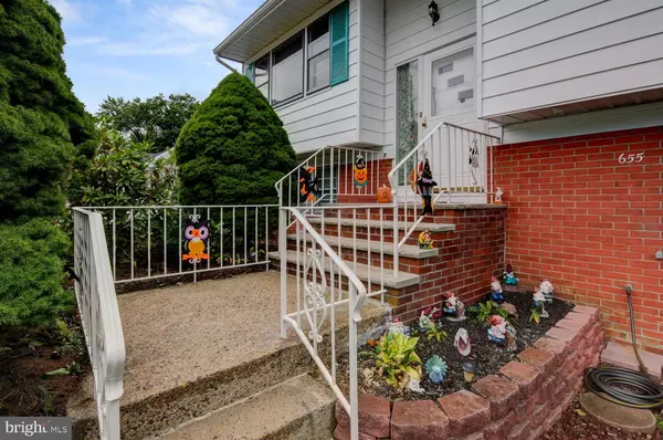 Spotswood, NJ 08884,655 OLD STAGE RD