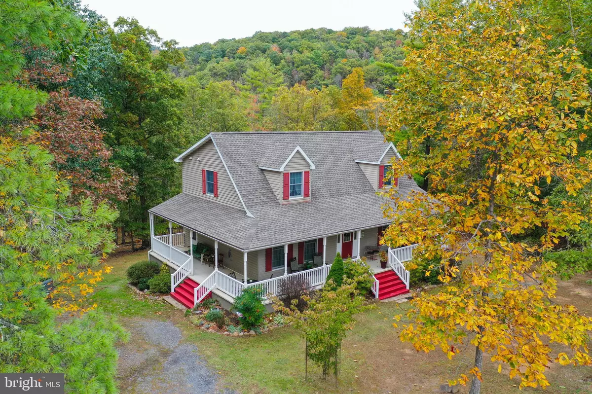 Paw Paw, WV 25434,739 RIVER BEND DR