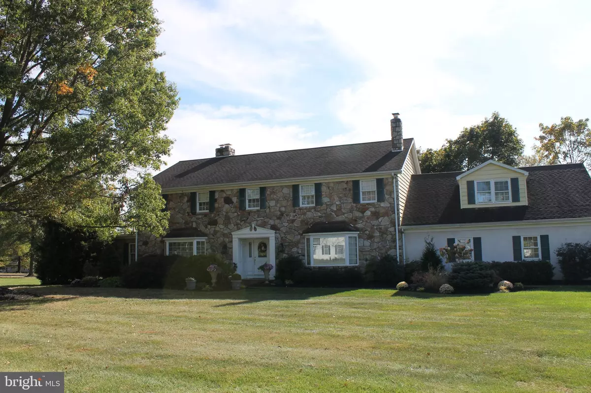 Quakertown, PA 18951,6 HOLLINS LN