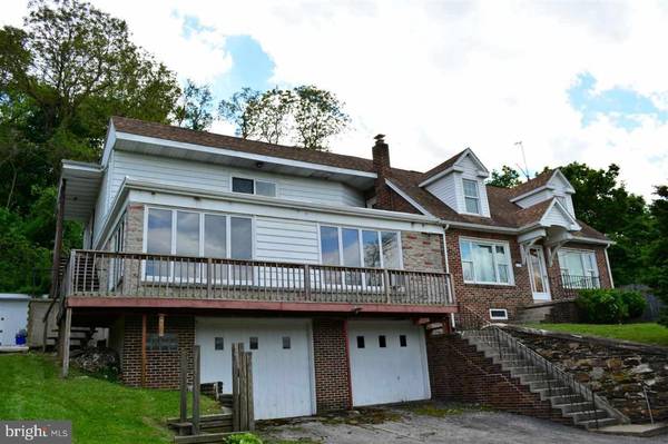 850 2ND ST, Mount Wolf, PA 17347