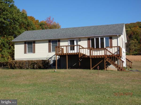 275 LEES LN, Paw Paw, WV 25434