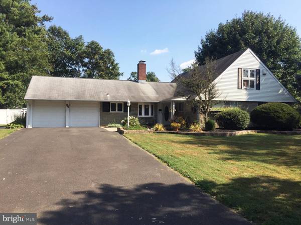 34 RED BERRY RD, Levittown, PA 19056