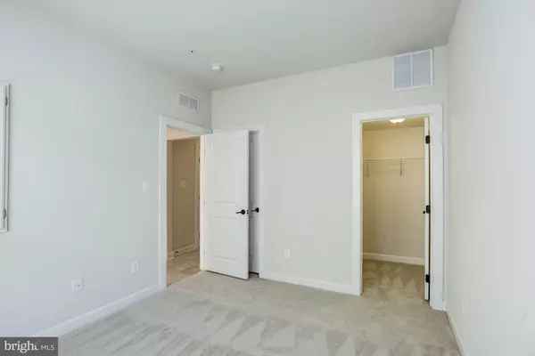Arlington, VA 22204,1140 S GLEBE RD