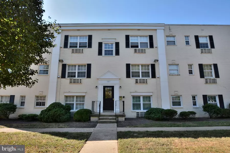 2237 FARRINGTON AVE #102, Alexandria, VA 22303