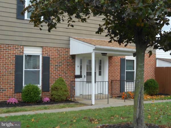 5 CONGRESS CT, Quakertown, PA 18951