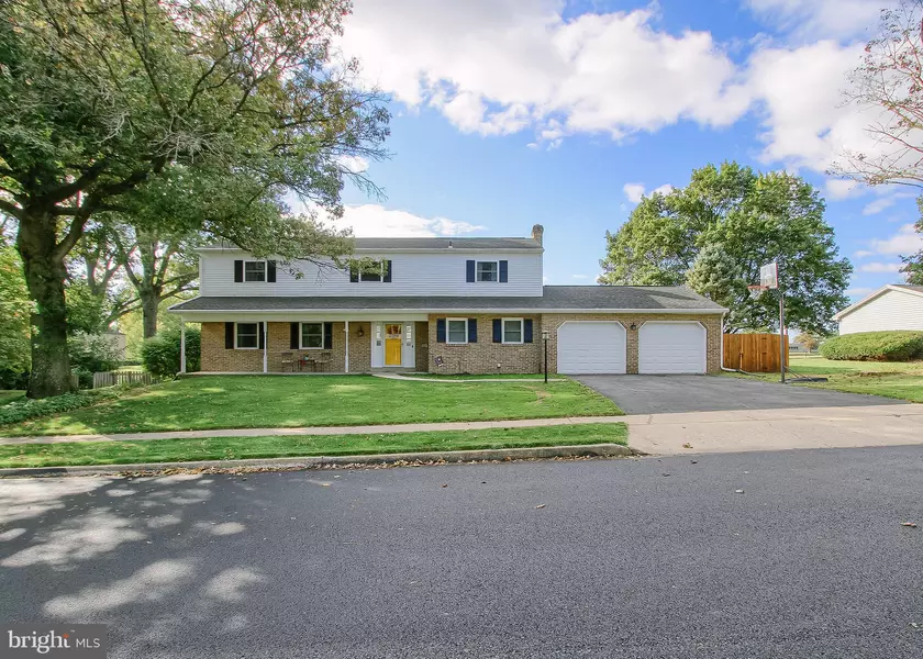 430 WOODCREST DR, Mechanicsburg, PA 17050