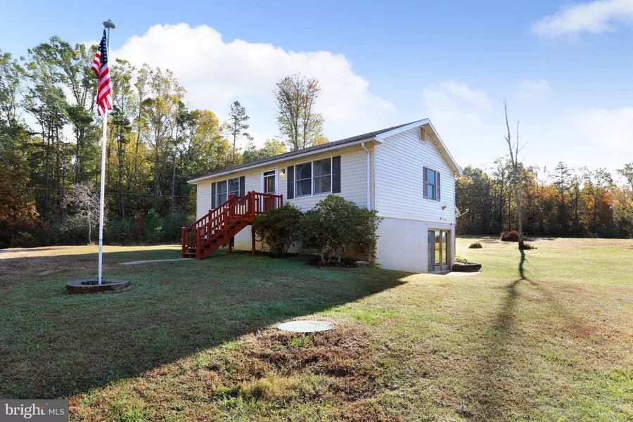 5590 LEEDS MANOR RD, Hume, VA 22639