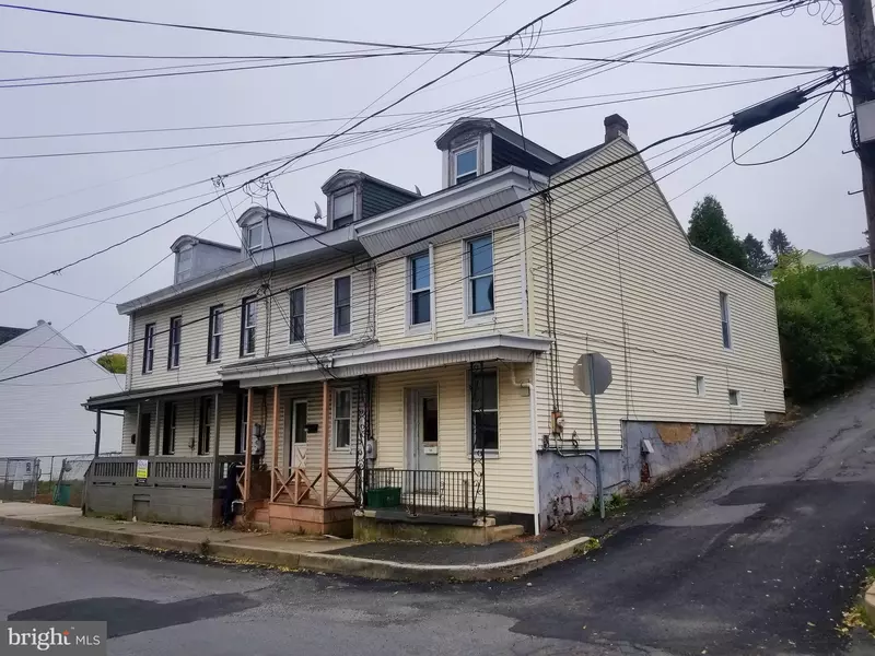 735 W RACE ST, Pottsville, PA 17901