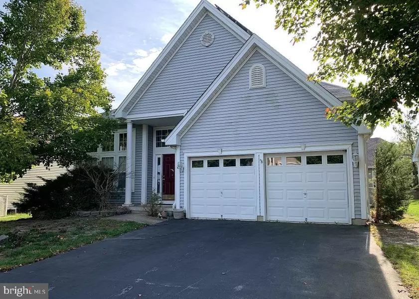 48 LAKELAND DR, Barnegat, NJ 08005