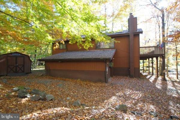 Pocono Lake, PA 18347,196 MOUNTAIN VIEW DR