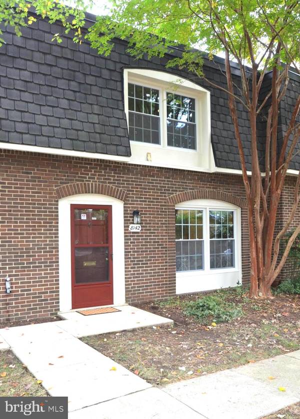 8142 CARRLEIGH PKWY #126, Springfield, VA 22152