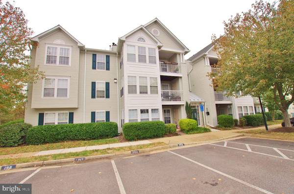 7510-J SNOWPEA CT #201, Alexandria, VA 22306