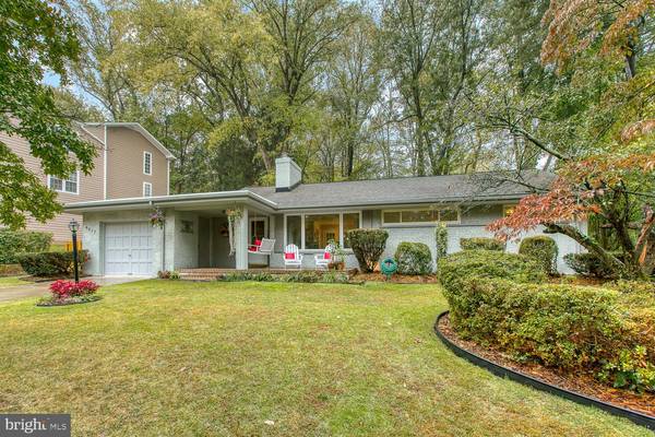 6517 LAKEVIEW DR, Falls Church, VA 22041