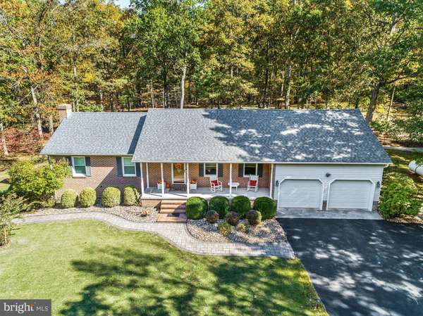 400 GARDNERS RD, Whitacre, VA 22625