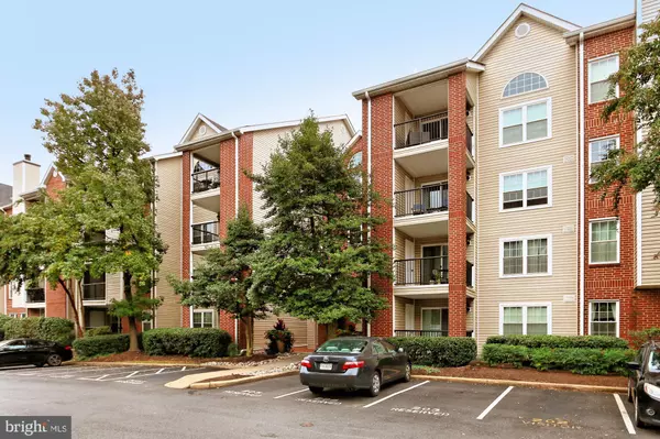 Alexandria, VA 22302,3311 WYNDHAM CIR #2195