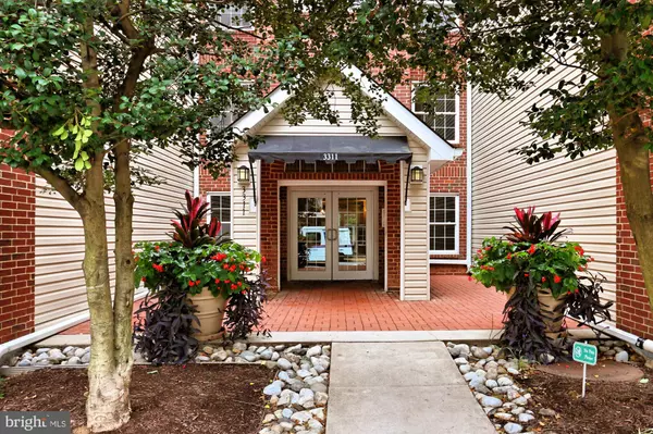 Alexandria, VA 22302,3311 WYNDHAM CIR #2195