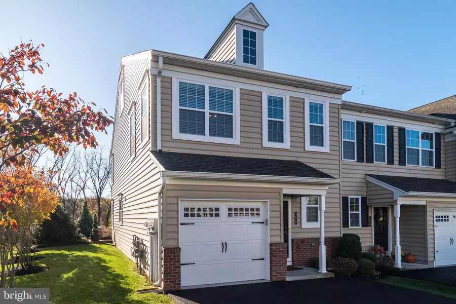 108 CARILLON HILL LN, Sellersville, PA 18960