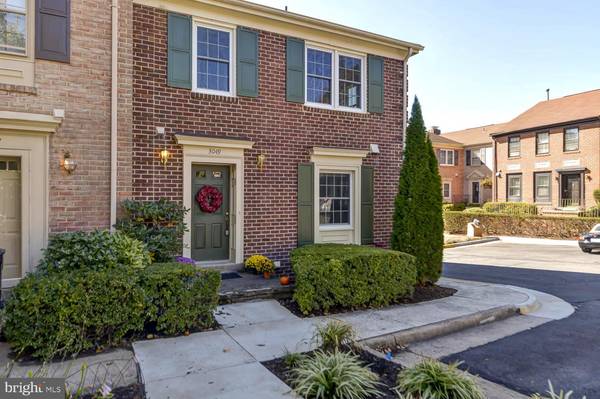 3049 FEDERAL HILL DR, Falls Church, VA 22044