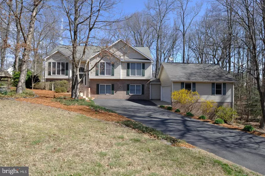 6316 FOREST GROVE DR, Fredericksburg, VA 22407