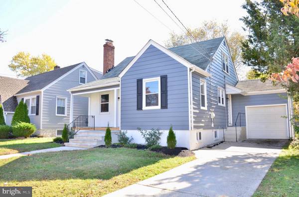 24 4TH AVE, Mount Ephraim, NJ 08059