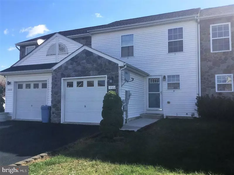 3002 ORCHARD DR, Chambersburg, PA 17201