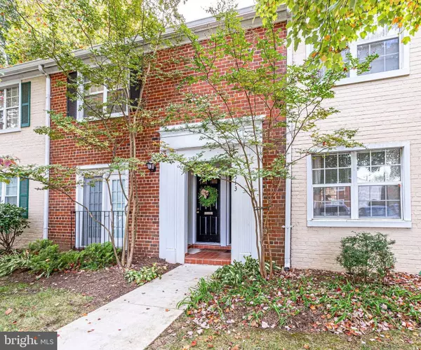 2513-B S WALTER REED DR #B, Arlington, VA 22206