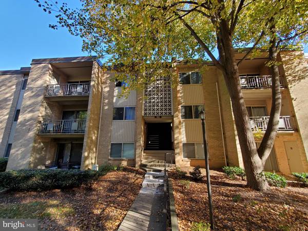 5111 CROSSFIELD CT #4, Rockville, MD 20852