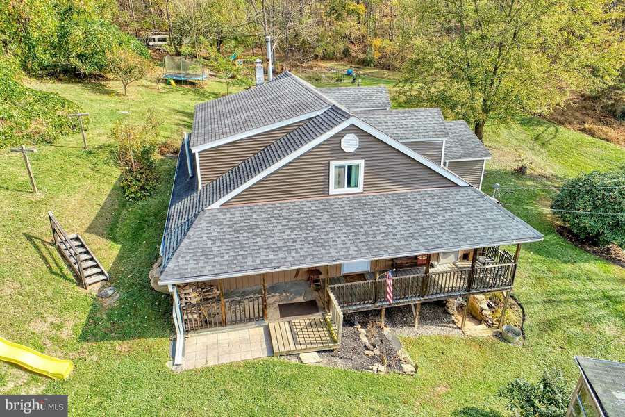 287 WATTERS RD, New Park, PA 17352