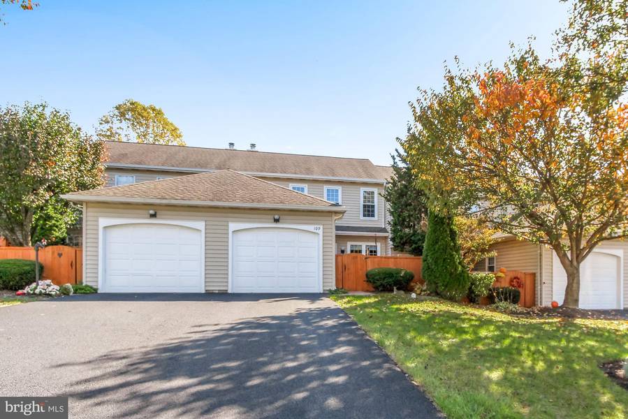 109 WINDING HILL DR, Lancaster, PA 17601