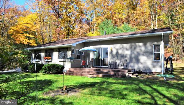 406 EASTBROOK RD, Effort, PA 18330