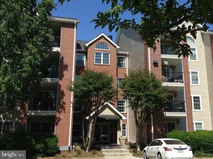 Alexandria, VA 22302,3315 WYNDHAM CIR #1225