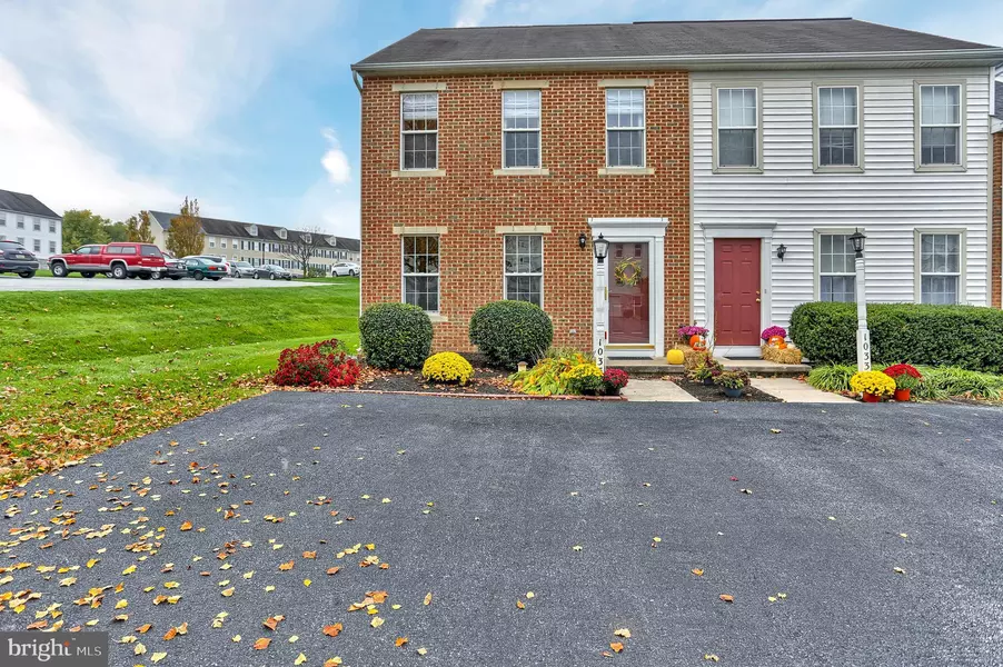 1035 HEARTHRIDGE LN, York, PA 17404