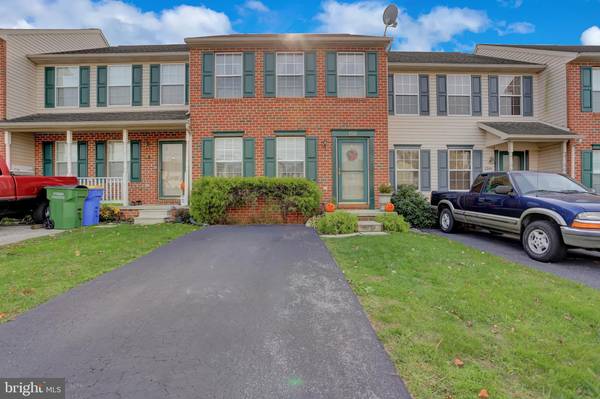 1244 WANDA DR, Hanover, PA 17331