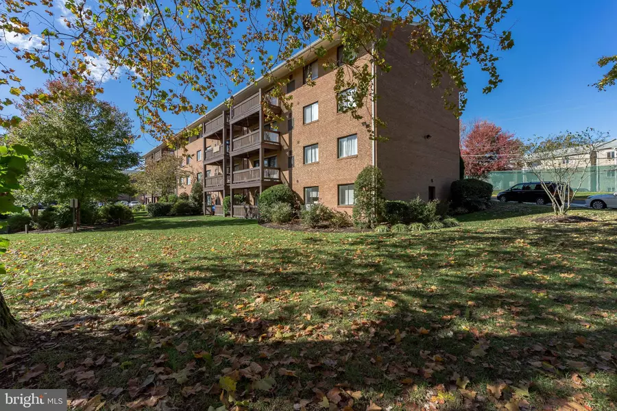 2752 HOLLYWOOD RD #303, Falls Church, VA 22043