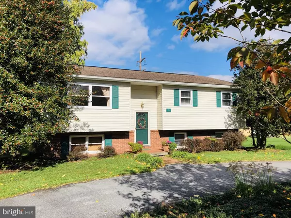 6 CEDAR RD,  Mechanicsburg,  PA 17055