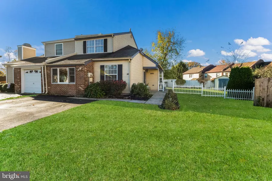 14 BOXWOOD LN, Langhorne, PA 19047