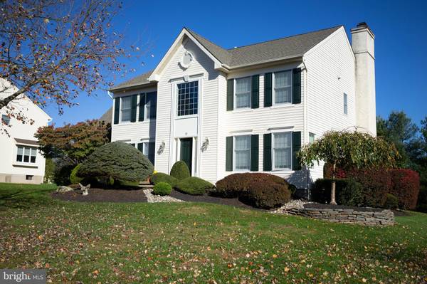 12 STEEPLECHASE DR, Southampton, PA 18966