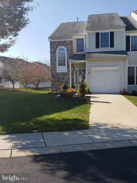 33 FARMINGTON CT, Bordentown, NJ 08505