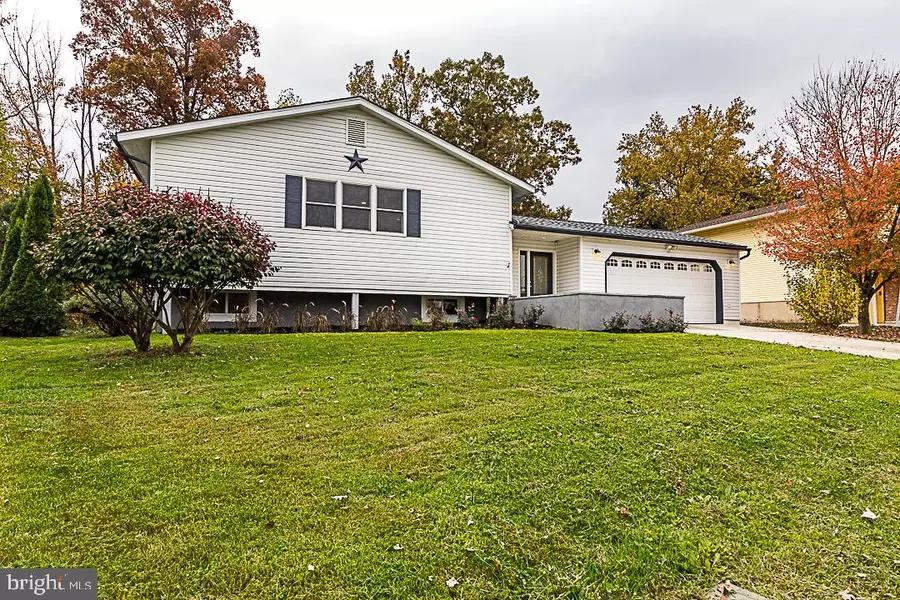 4 SPECTRUM DR, Newark, DE 19713