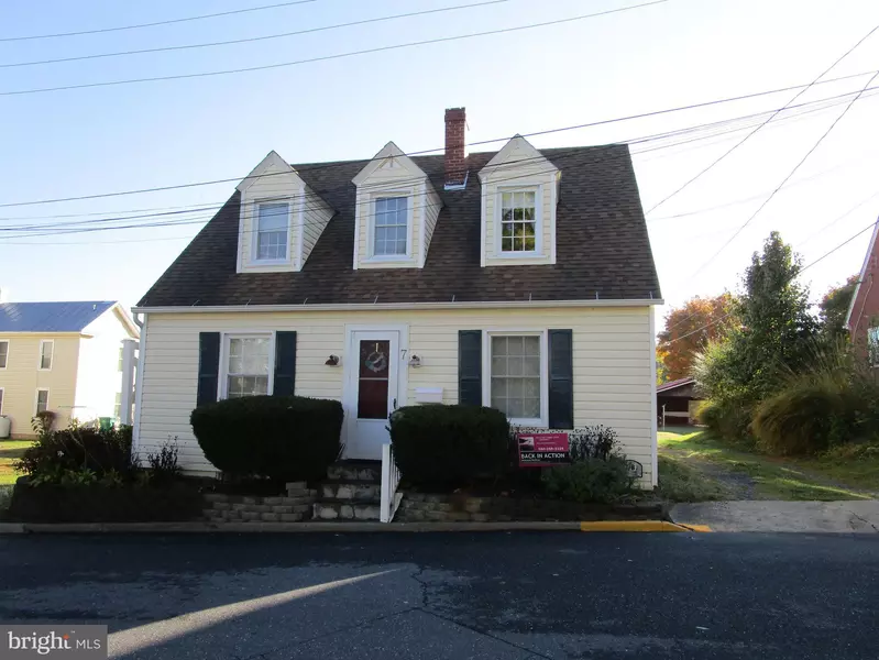 7 BERRY BLVD, Luray, VA 22835